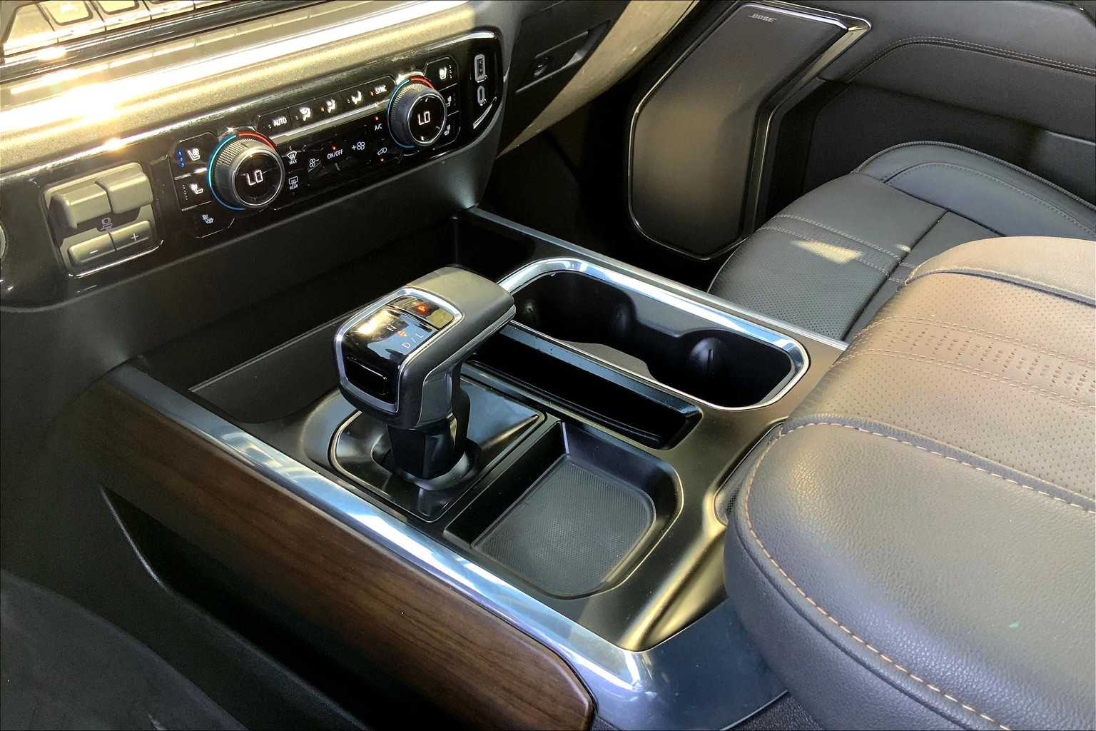 2024 Chevrolet Silverado 1500 High Country photo 32