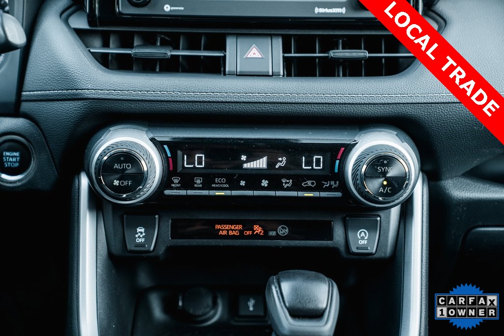 2021 Toyota RAV4 XLE photo 19