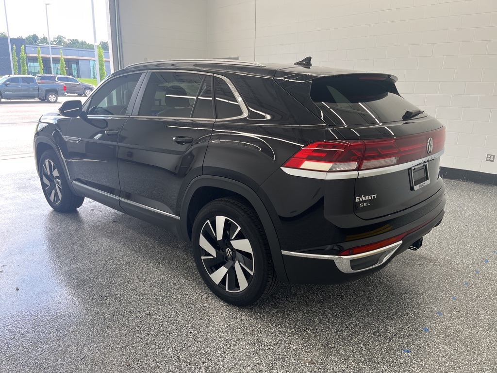 2025 Volkswagen Atlas Cross Sport SEL photo 3