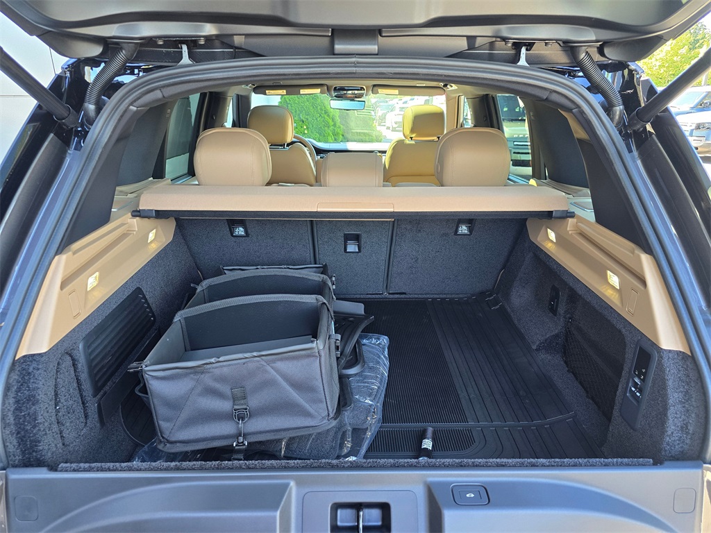2025 Land Rover Range Rover SE photo 26