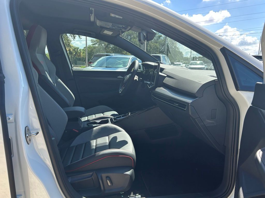 2025 Volkswagen Golf GTI SE photo 28