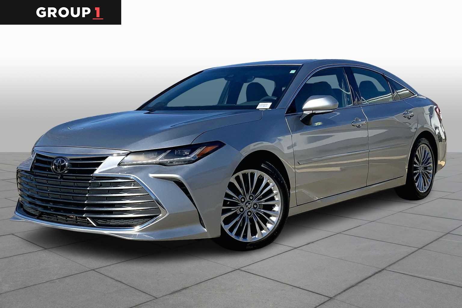 2019 Toyota Avalon Limited's photo