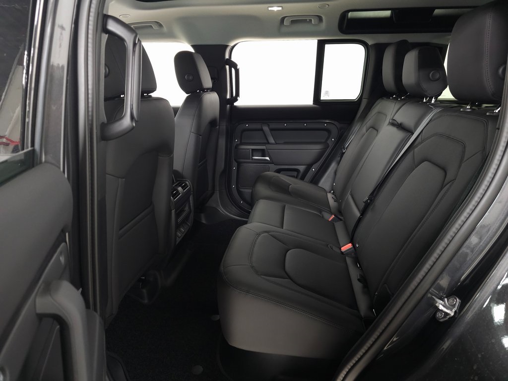 2026 LAND ROVER DEFENDER - Image 30