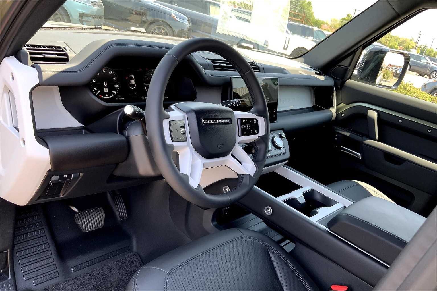 2025 Land Rover Defender X-Dynamic SE photo 8