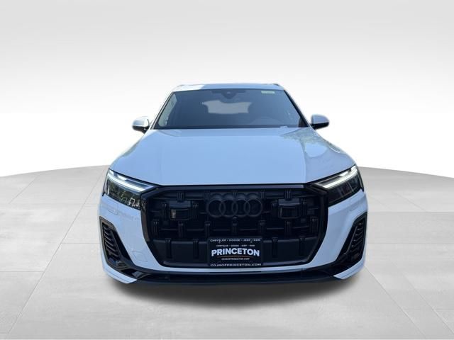 2025 Audi Q7 55 Premium Plus photo 2