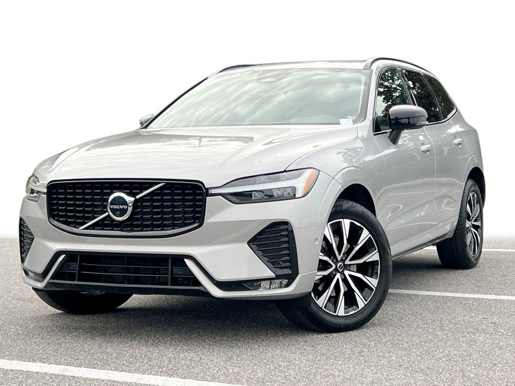 2023 Volvo XC60 Plus's photo