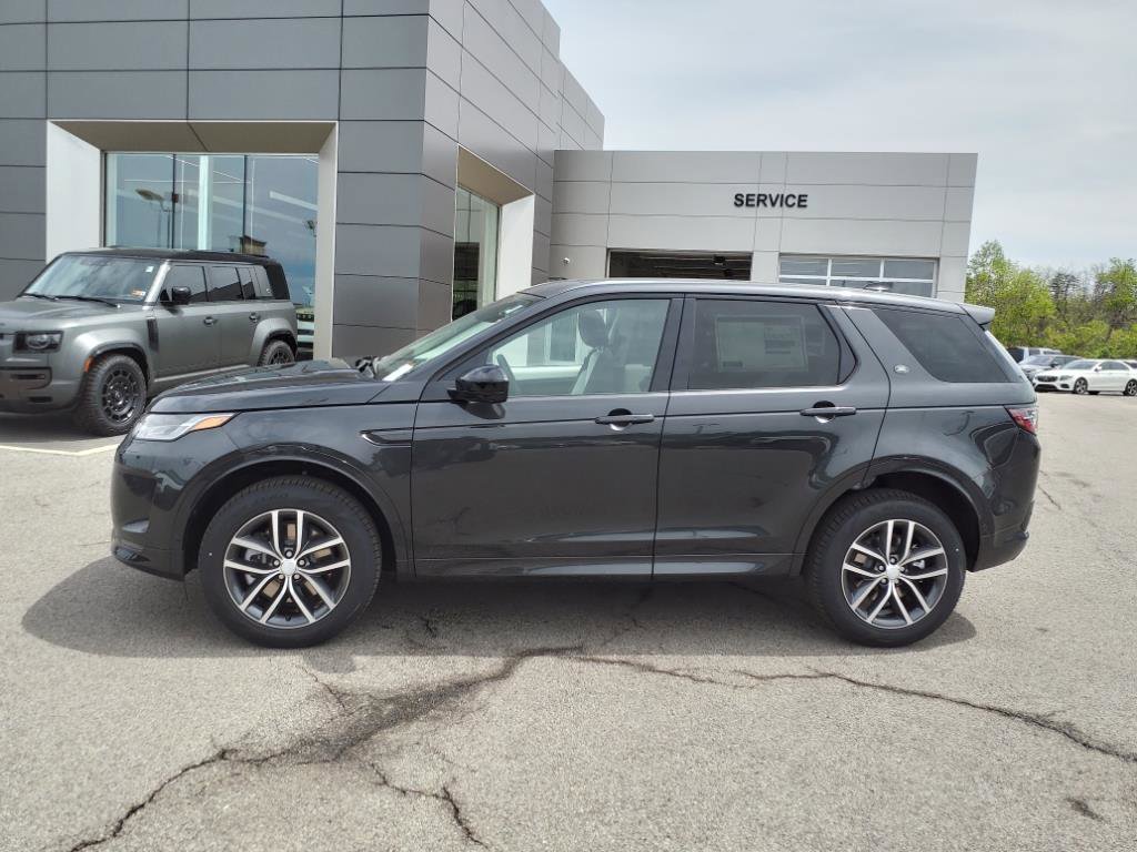 2025 Land Rover Discovery Sport S photo 2