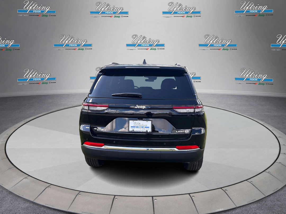2025 Jeep Grand Cherokee Limited photo 3