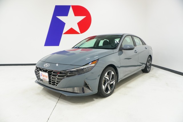 2022 Hyundai Elantra Limited's photo