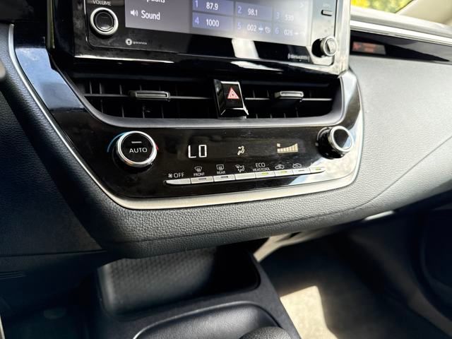 2022 Toyota Corolla LE photo 11
