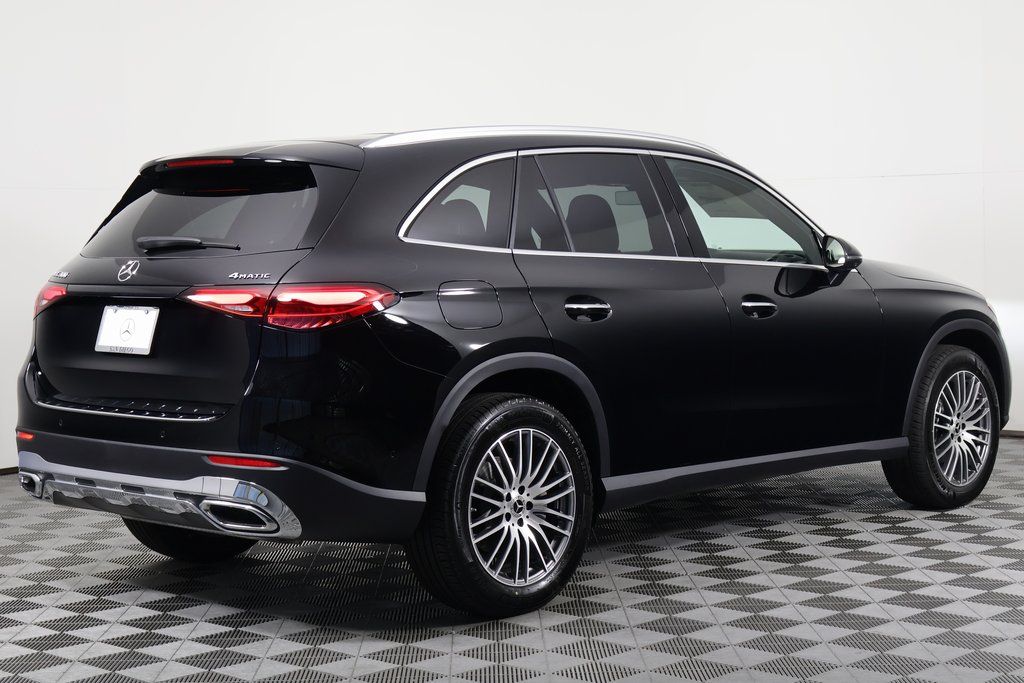 2025 Mercedes Benz GLC 300 4MATIC photo 2