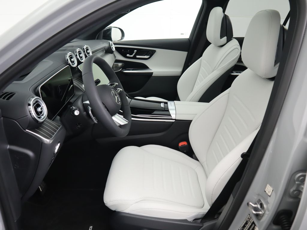 2026 Mercedes Benz GLC 300 photo 17
