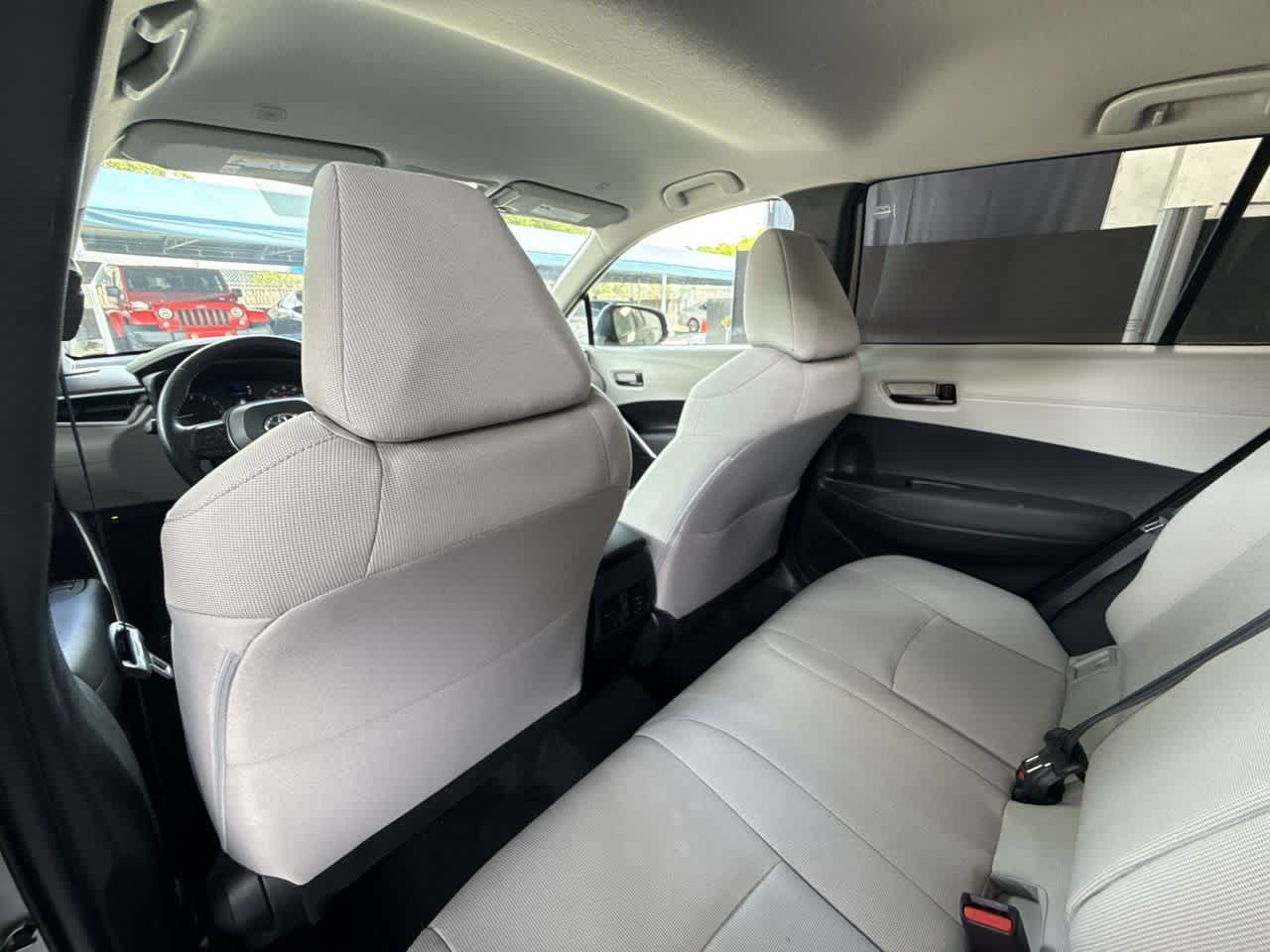 2023 Toyota Corolla Cross LE photo 18