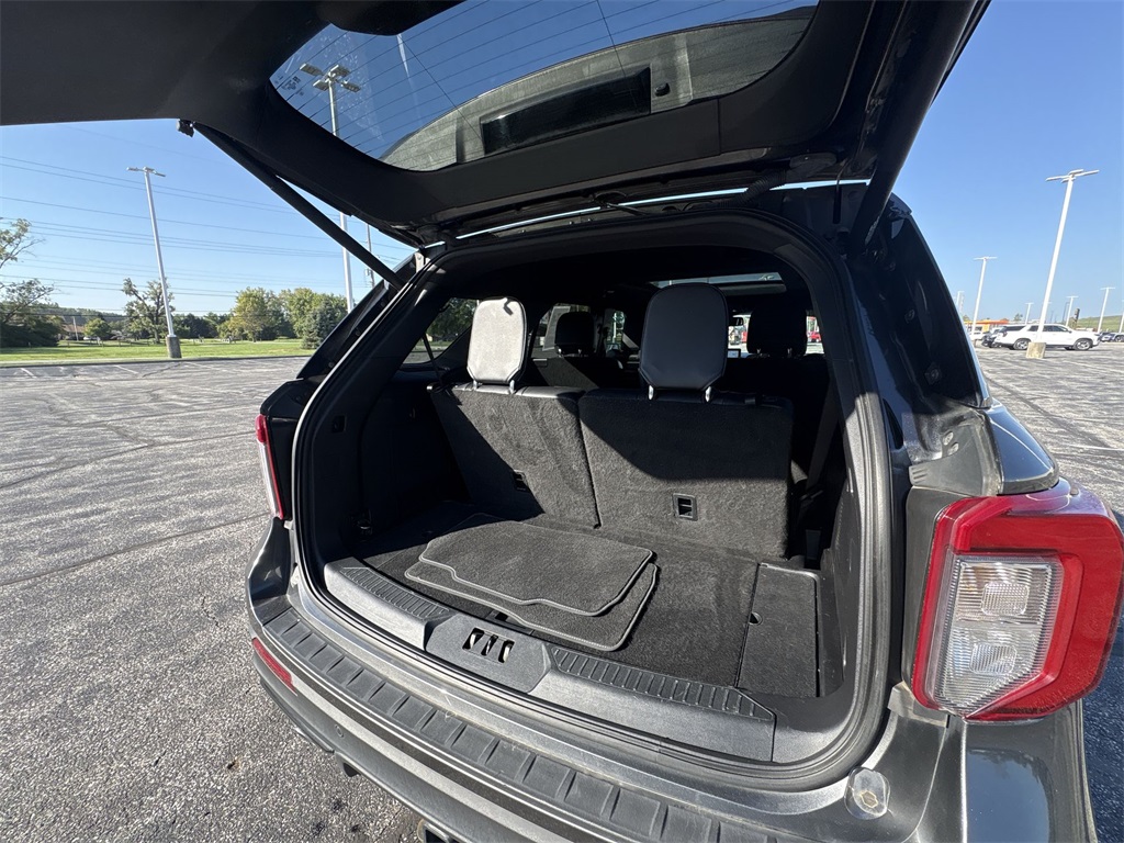 2020 Ford Explorer ST photo 20