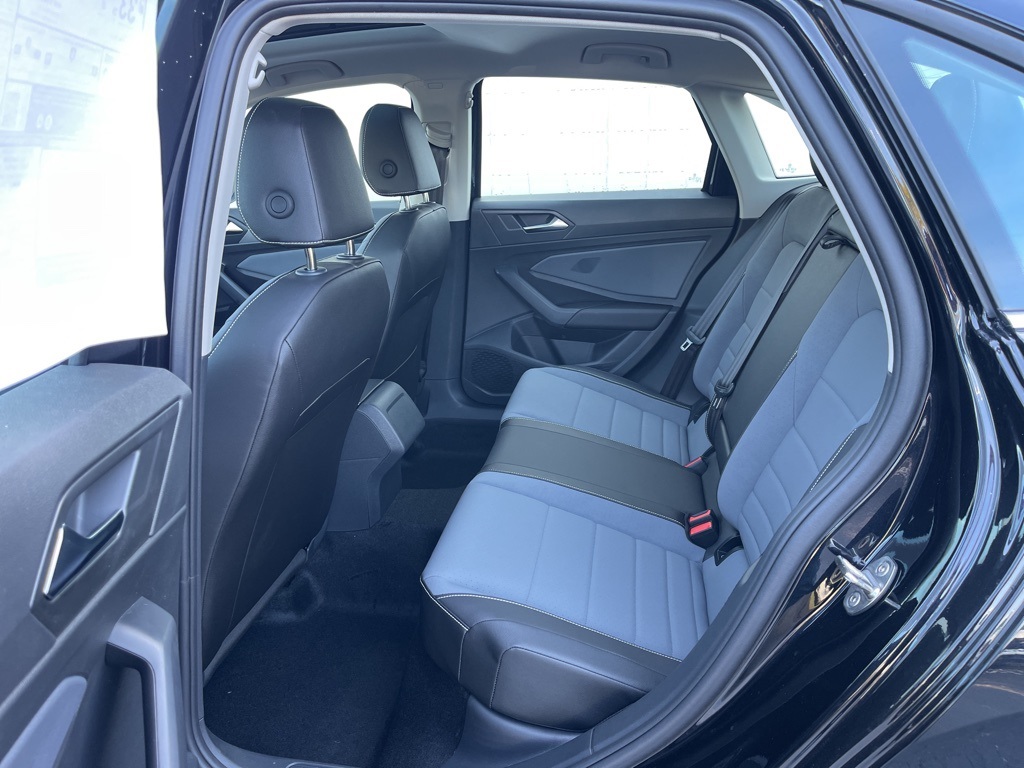 2025 Volkswagen Jetta 1.5T SE photo 17