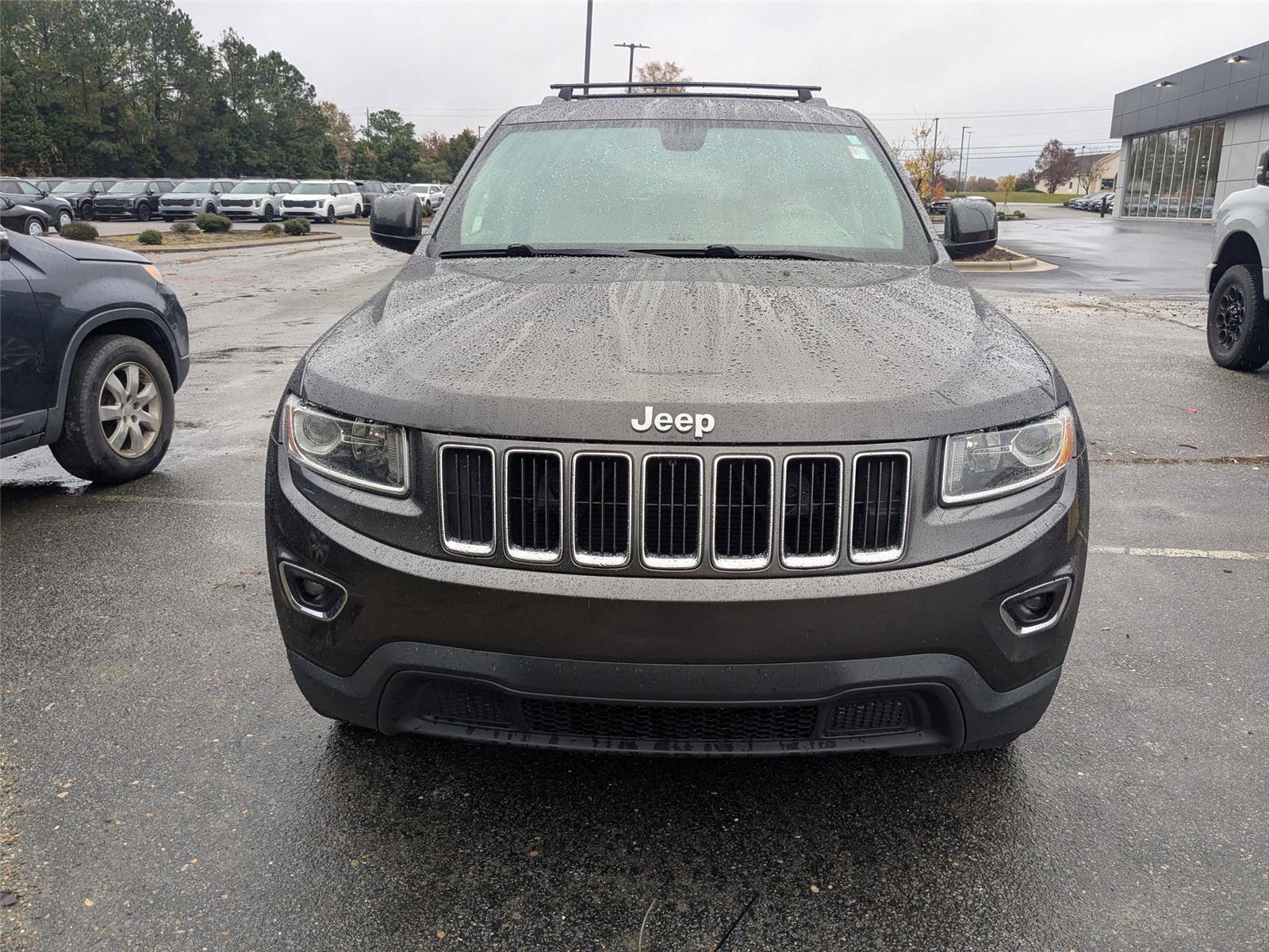 2014 Jeep Grand Cherokee Laredo photo 2