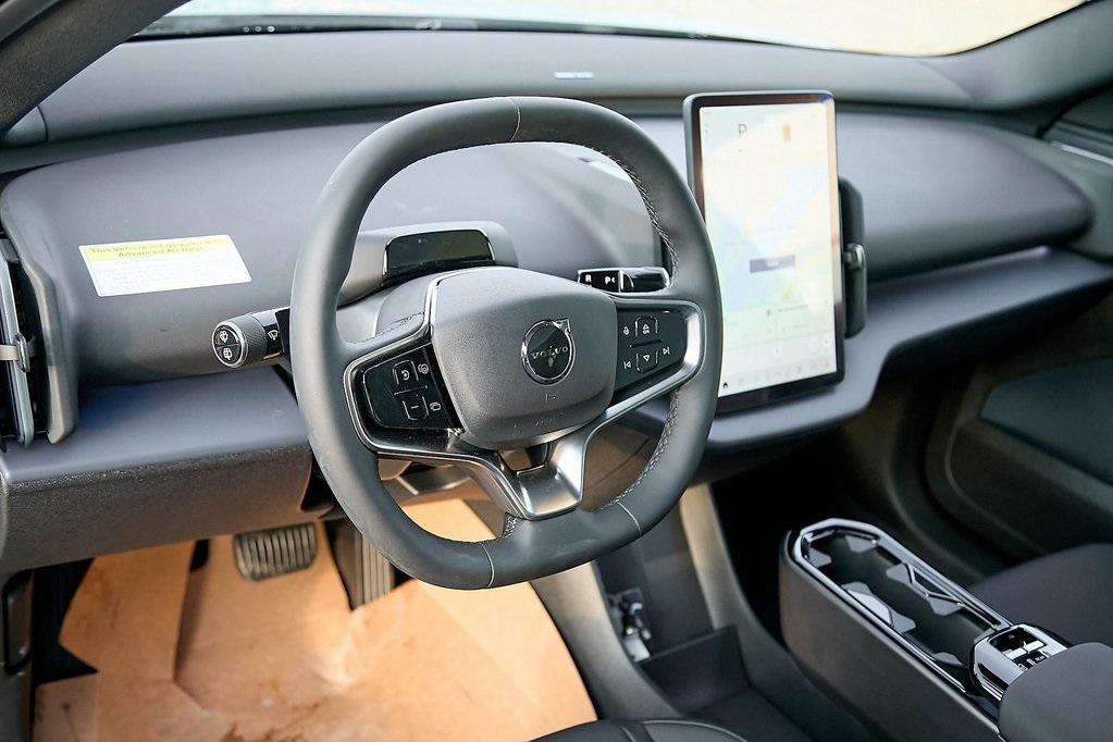 2026 VOLVO EX30 - Image 12