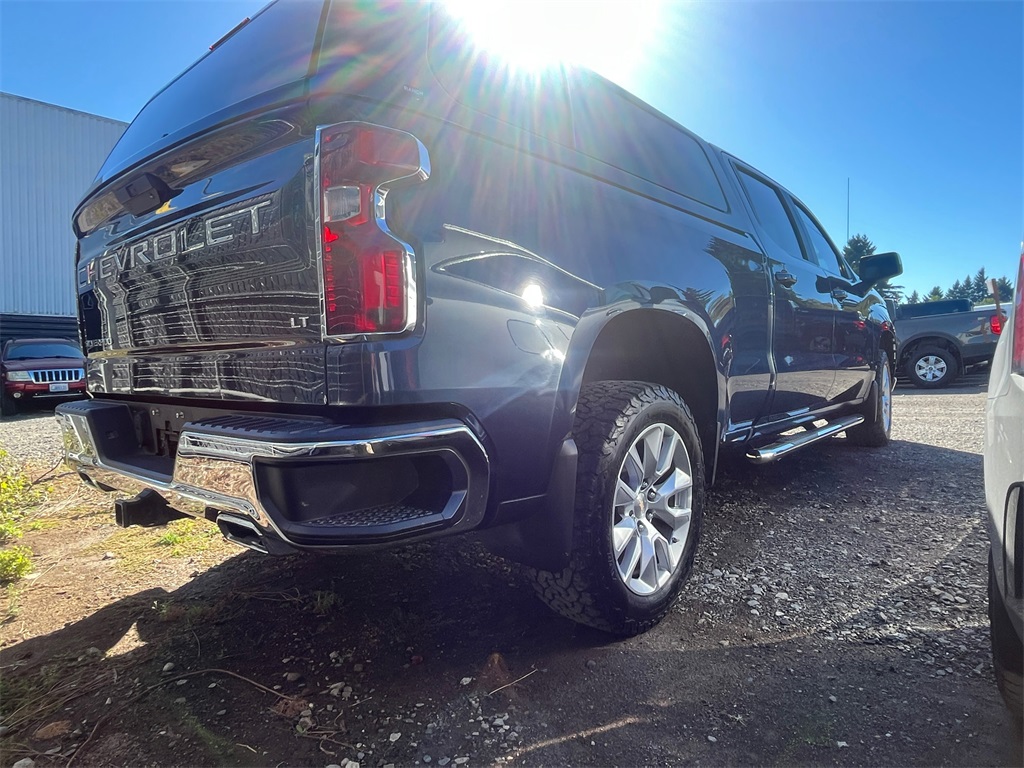 2020 Chevrolet Silverado 1500 LT photo 3