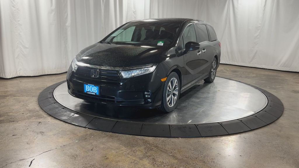 2022 Honda Odyssey Touring photo 3