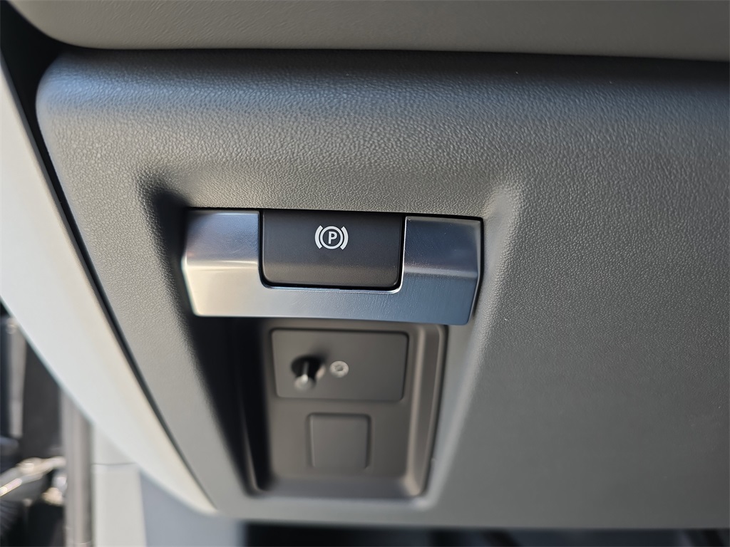2025 Land Rover Defender 110 X-Dynamic SE photo 21