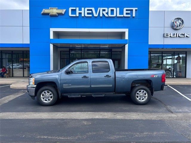 Used 2014 Blue Granite Metallic Chevrolet LT image 1