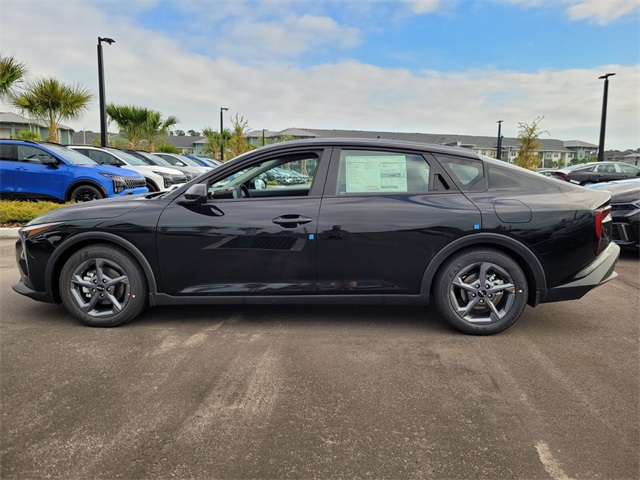 2025 Kia K4 LXS photo 4