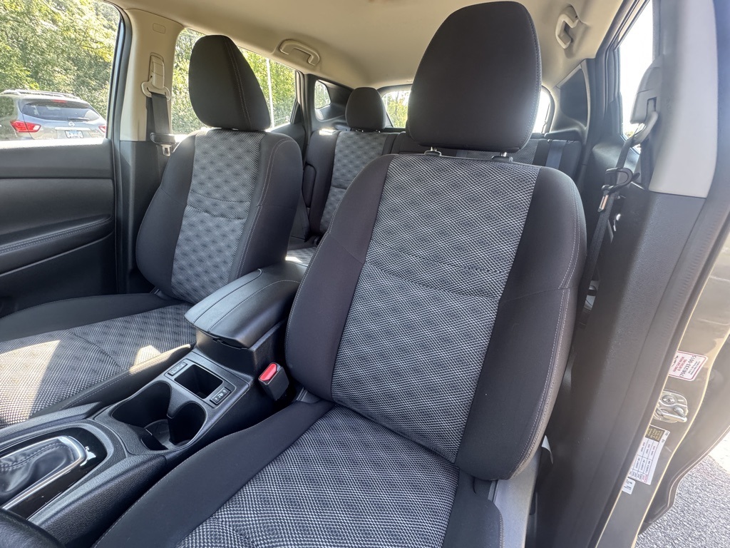 2021 Nissan Rogue Sport SV photo 21