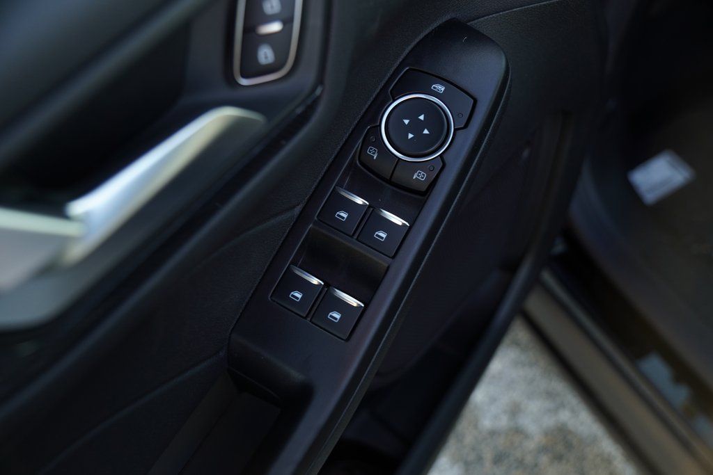 2025 Ford Escape ST-Line photo 15