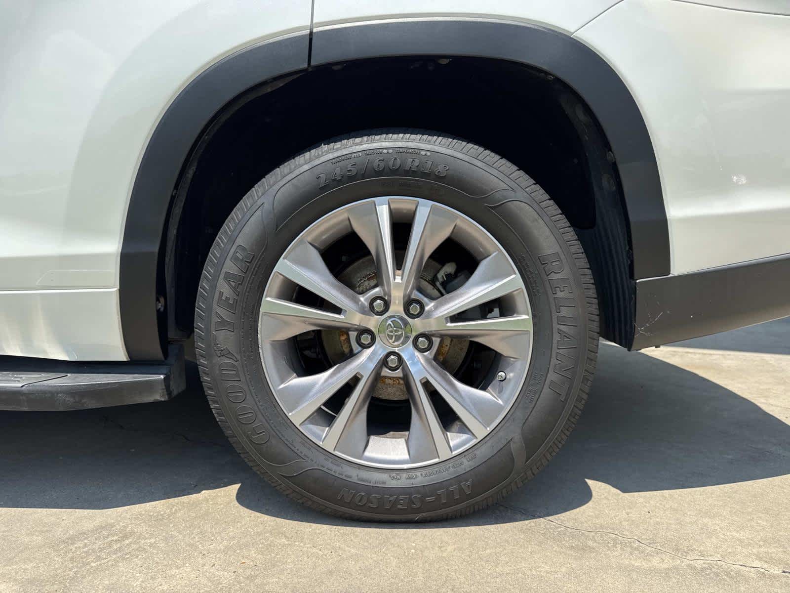 2015 Toyota Highlander XLE photo 21