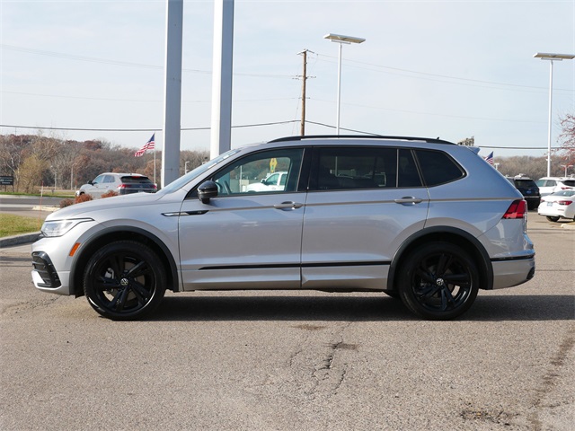 2024 Volkswagen Tiguan SE R-Line Black photo 3