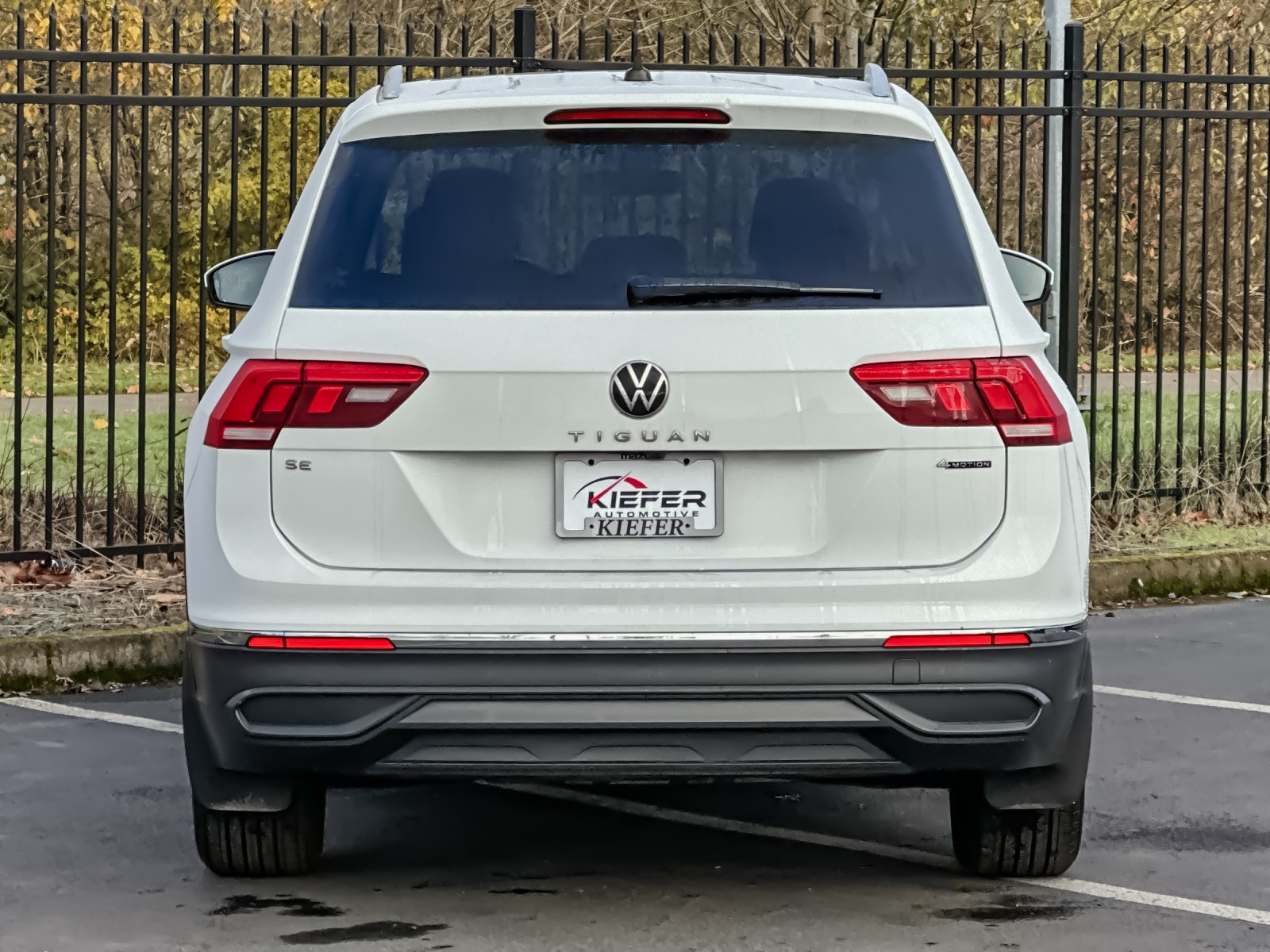 2022 Volkswagen Tiguan SE photo 3