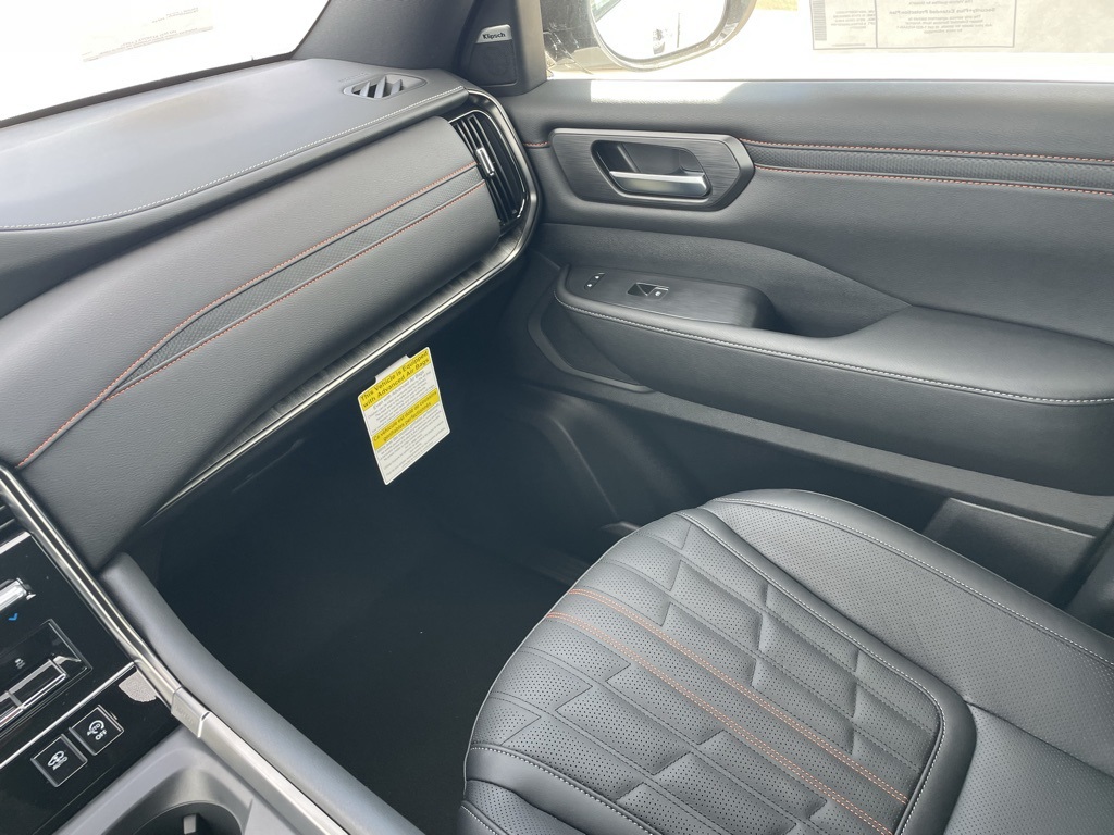 2026 Nissan Armada photo 16