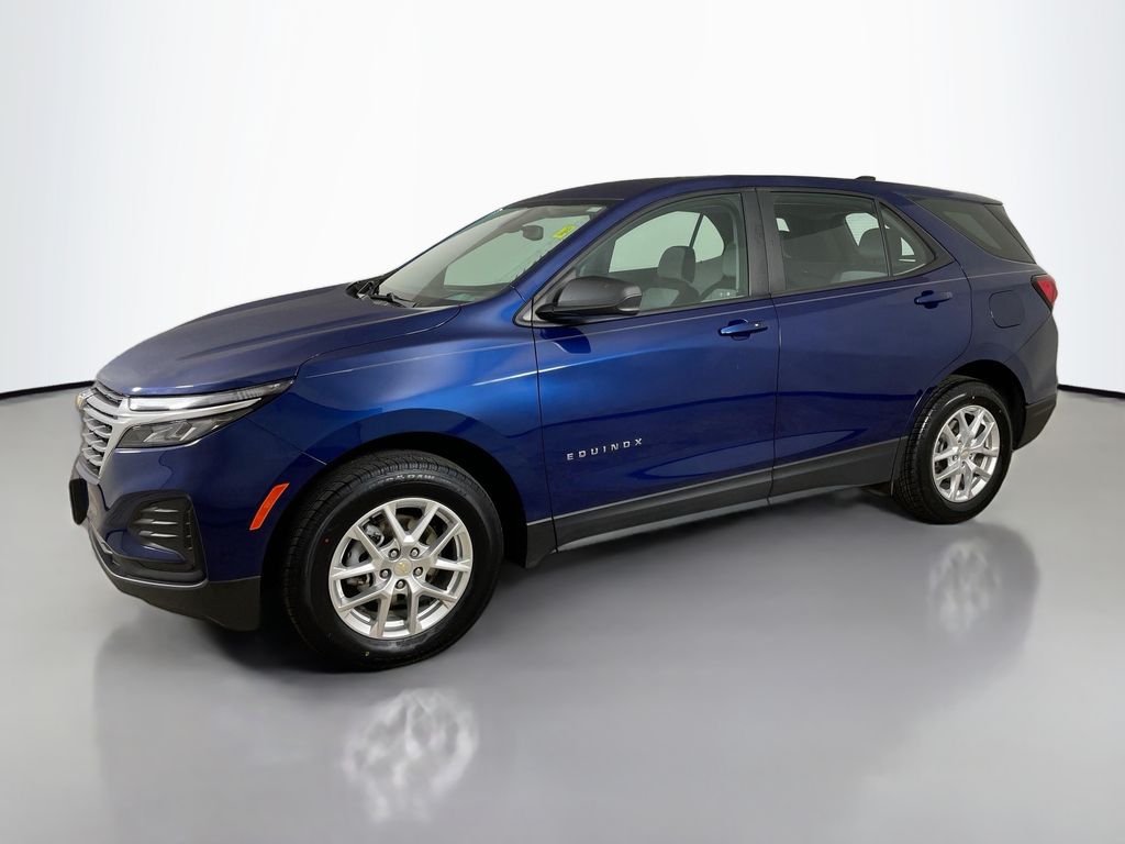 2022 Chevrolet Equinox LS photo 4