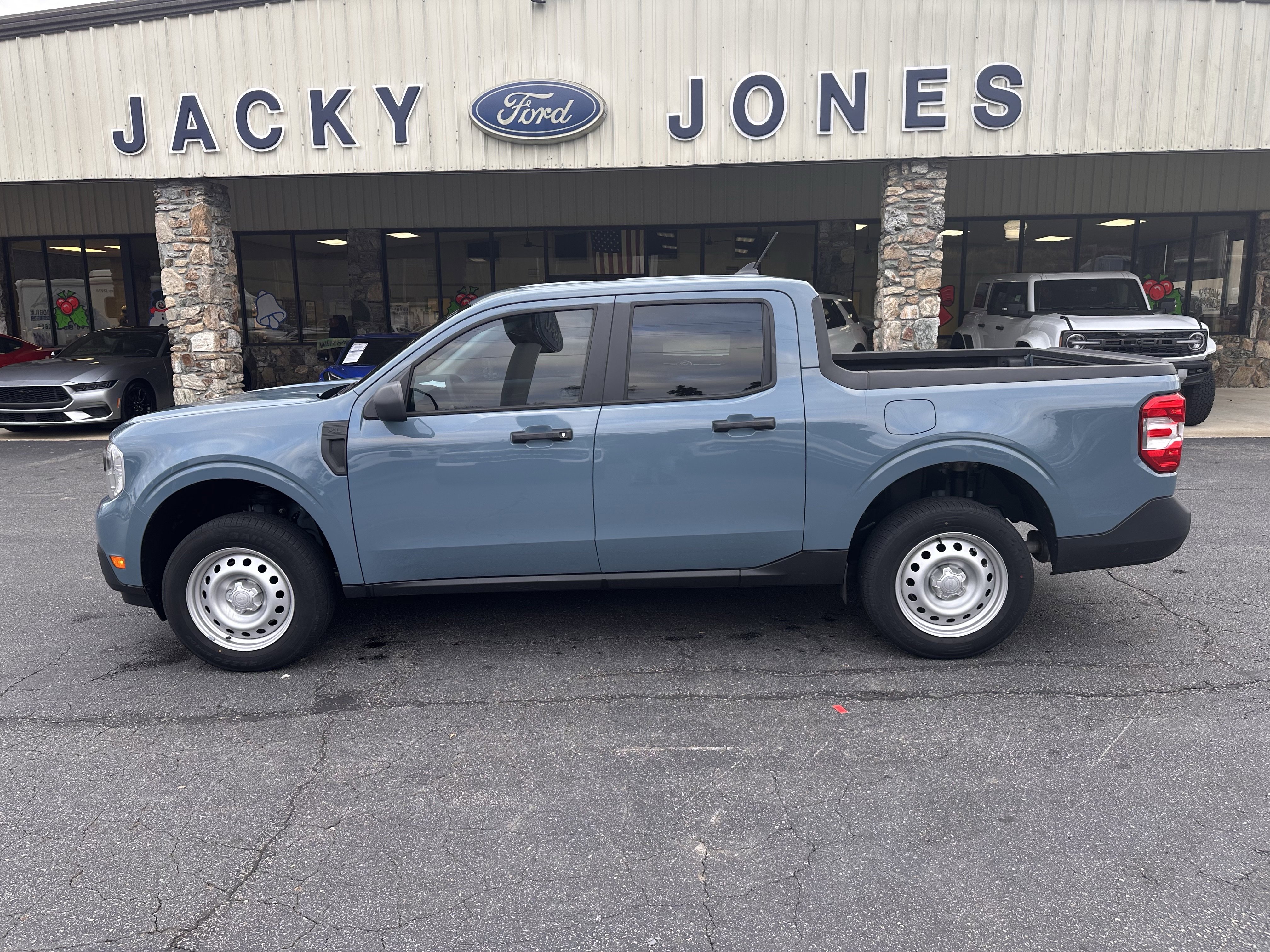 2022 Ford Maverick XL