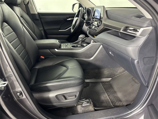 2024 Toyota Highlander XLE photo 6