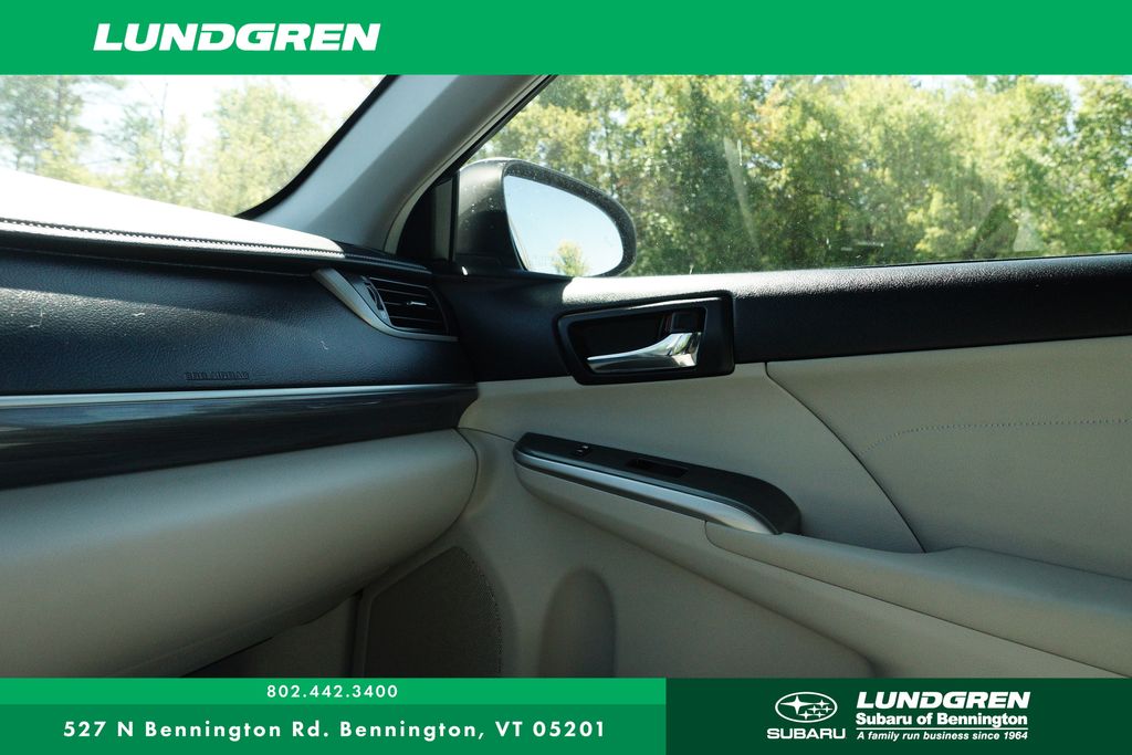2013 Toyota Camry Hybrid LE photo 30