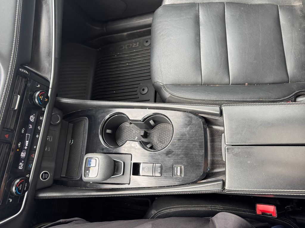 2021 Nissan Rogue SL photo 14
