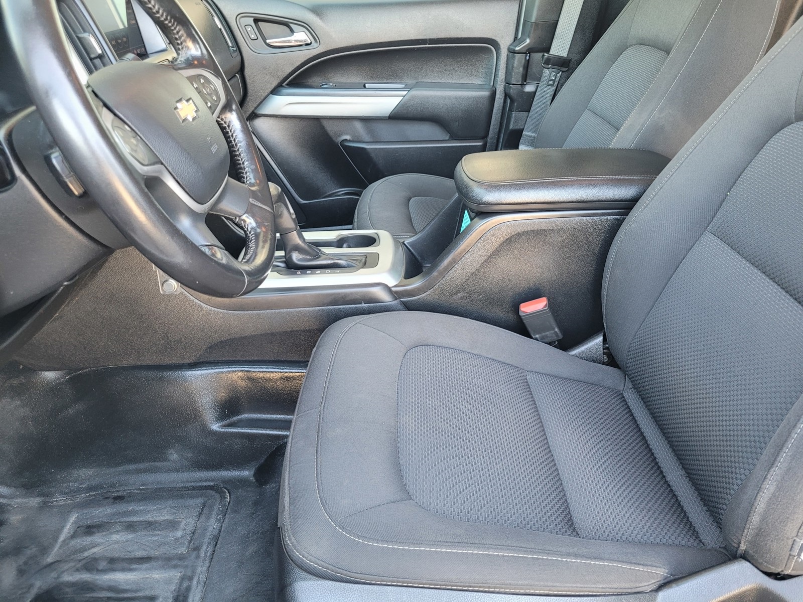 2020 Chevrolet Colorado LT photo 13