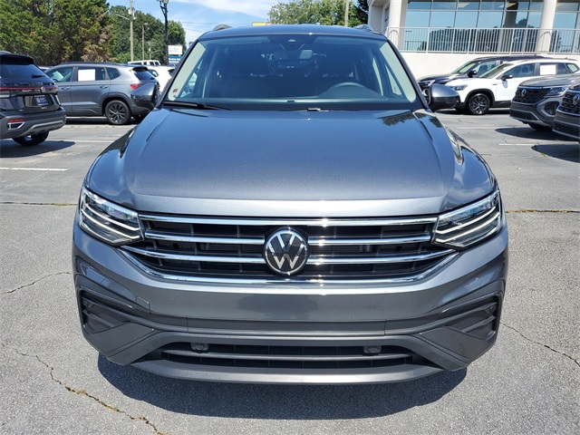 2024 Volkswagen Tiguan SE photo 2