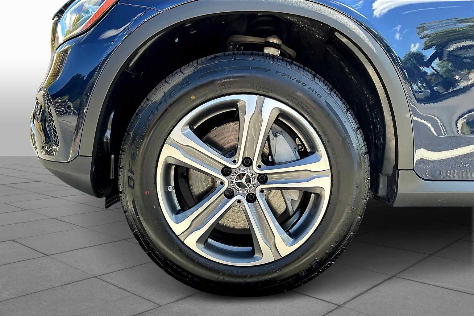 2021 Mercedes Benz GLC 300 photo 10