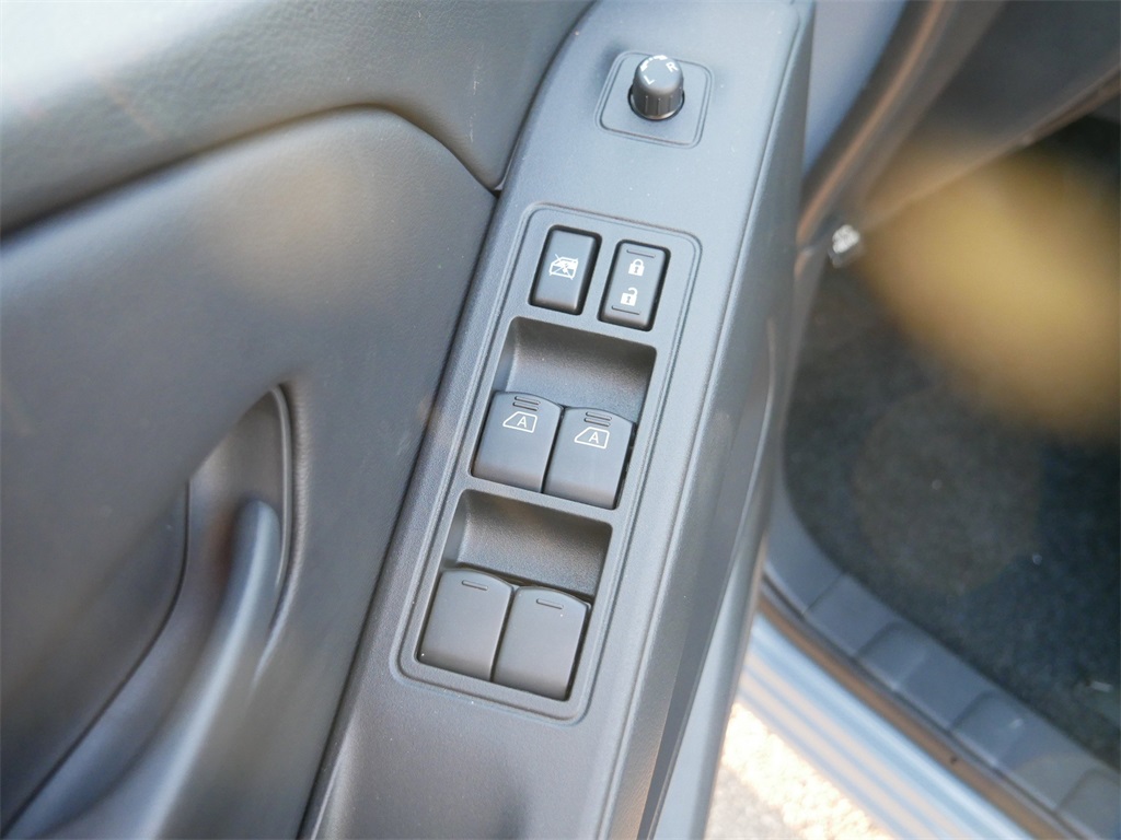 2026 Nissan Frontier SV photo 6