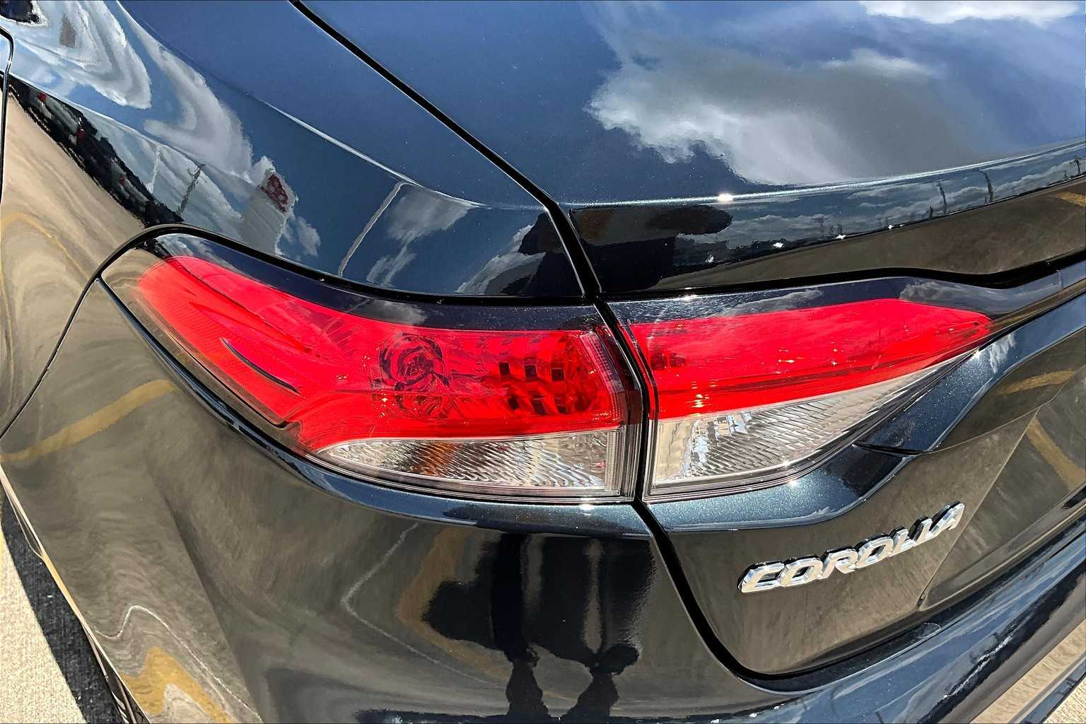 2022 Toyota Corolla LE photo 53
