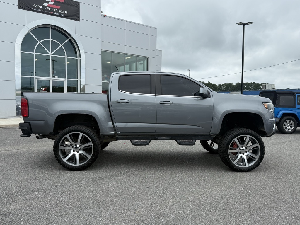 2019 Chevrolet Colorado LT photo 2