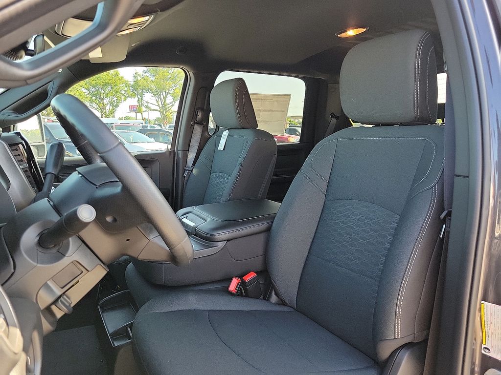2025 Ram 3500 Tradesman photo 11