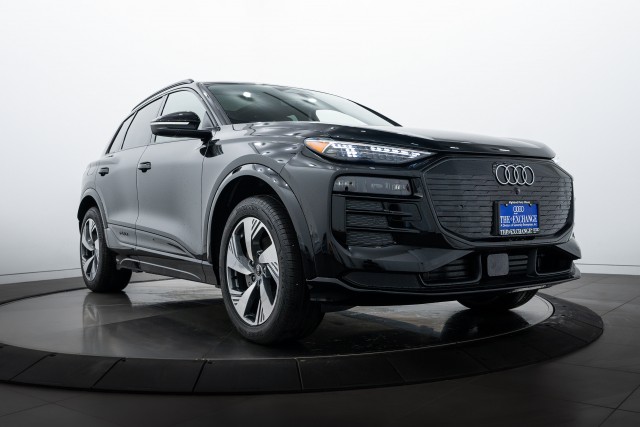 2025 Audi Q6 e-tron Premium Plus
