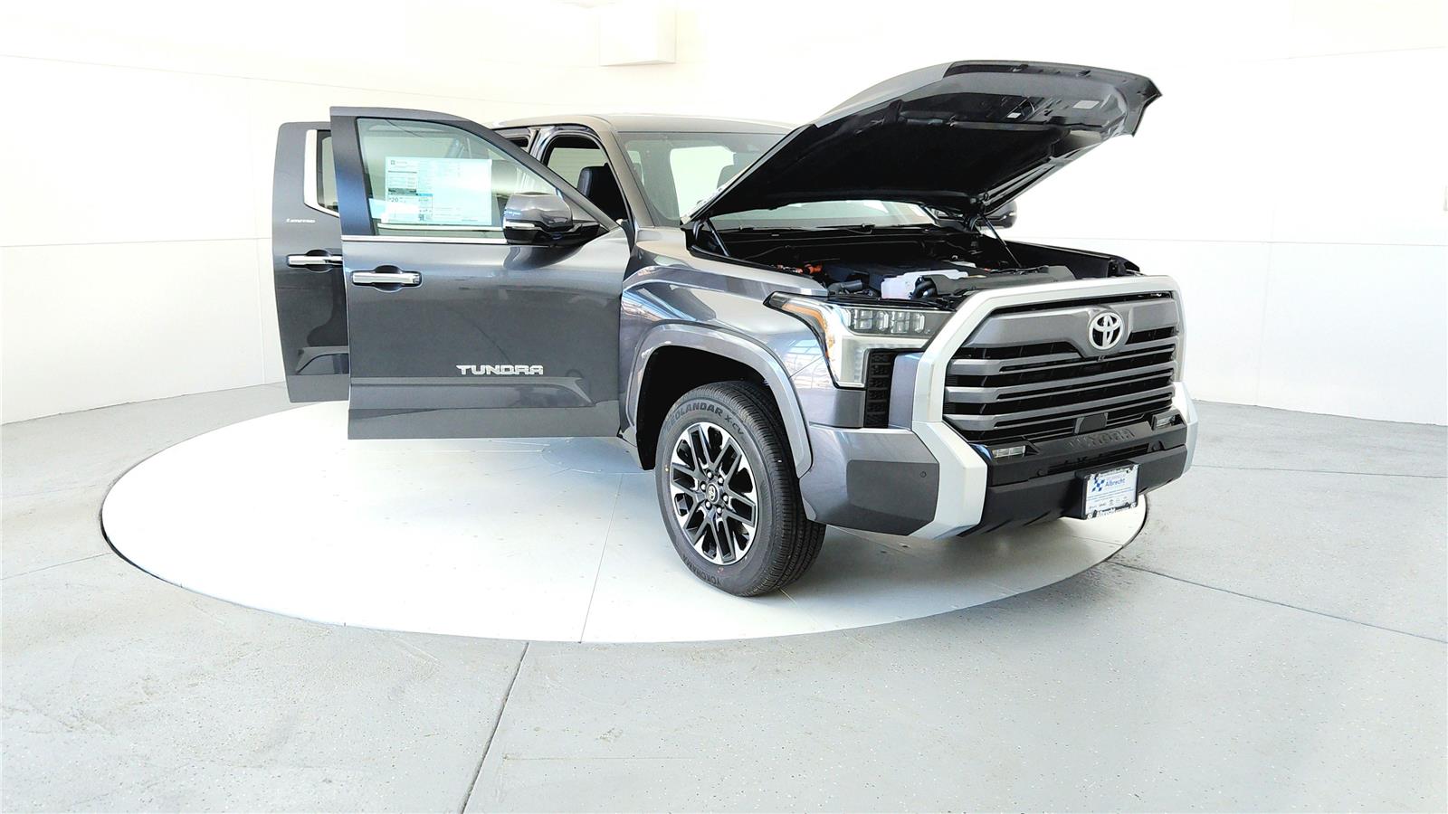 2025 Toyota Tundra Limited CrewMax photo 9