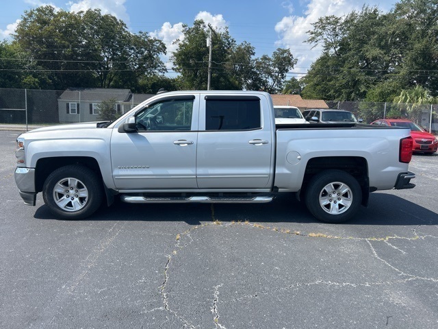 2017 Chevrolet Silverado 1500 LT photo 2