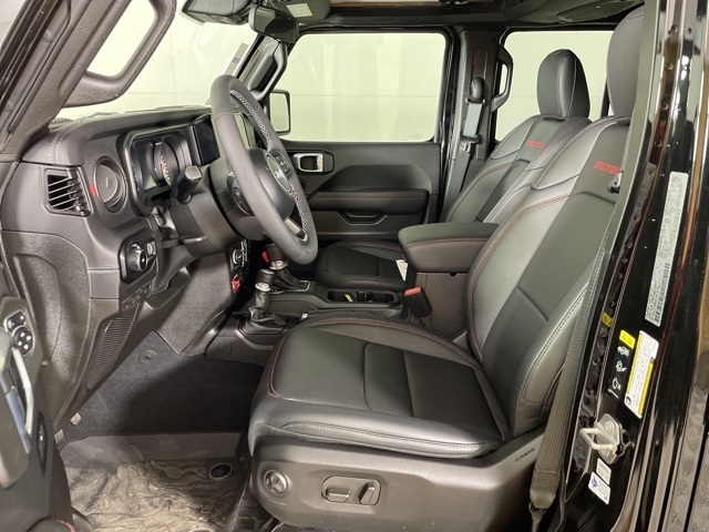 2025 Jeep Wrangler Rubicon photo 17