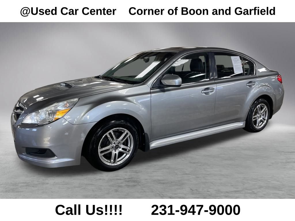 2010 Subaru Legacy 2.5i's photo