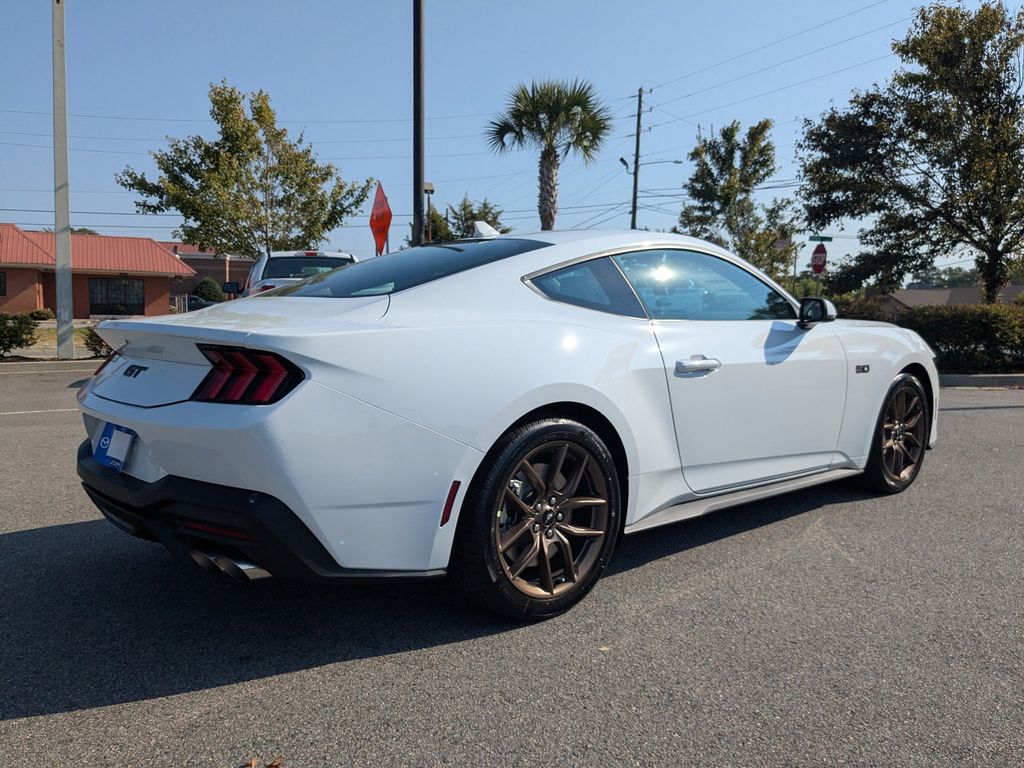 2025 Ford Mustang GT photo 4